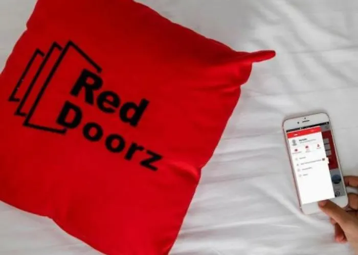 RedDoorz Syariah near RSU Suaka Insan